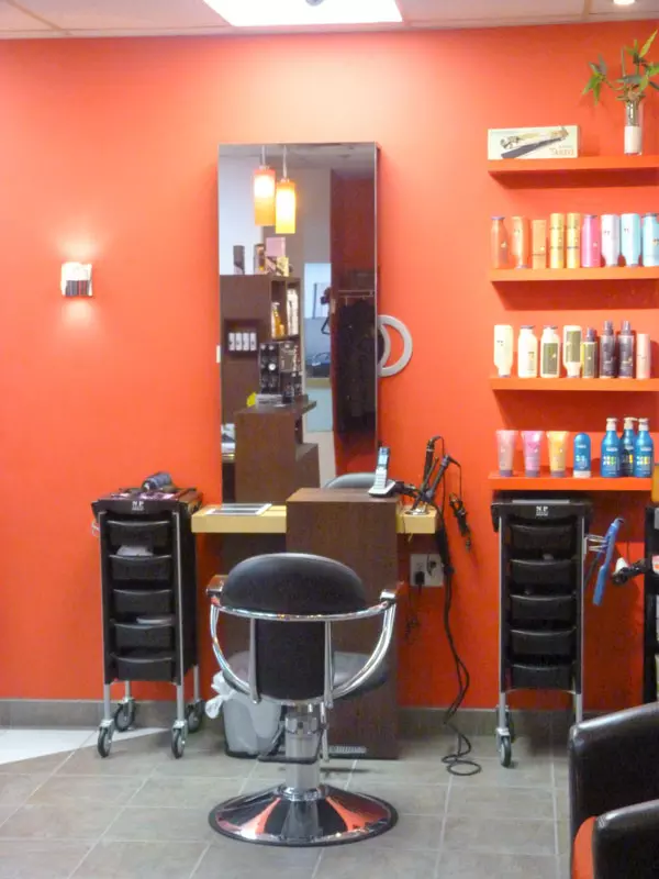 Salon coiffure Lévis — local avant travaux