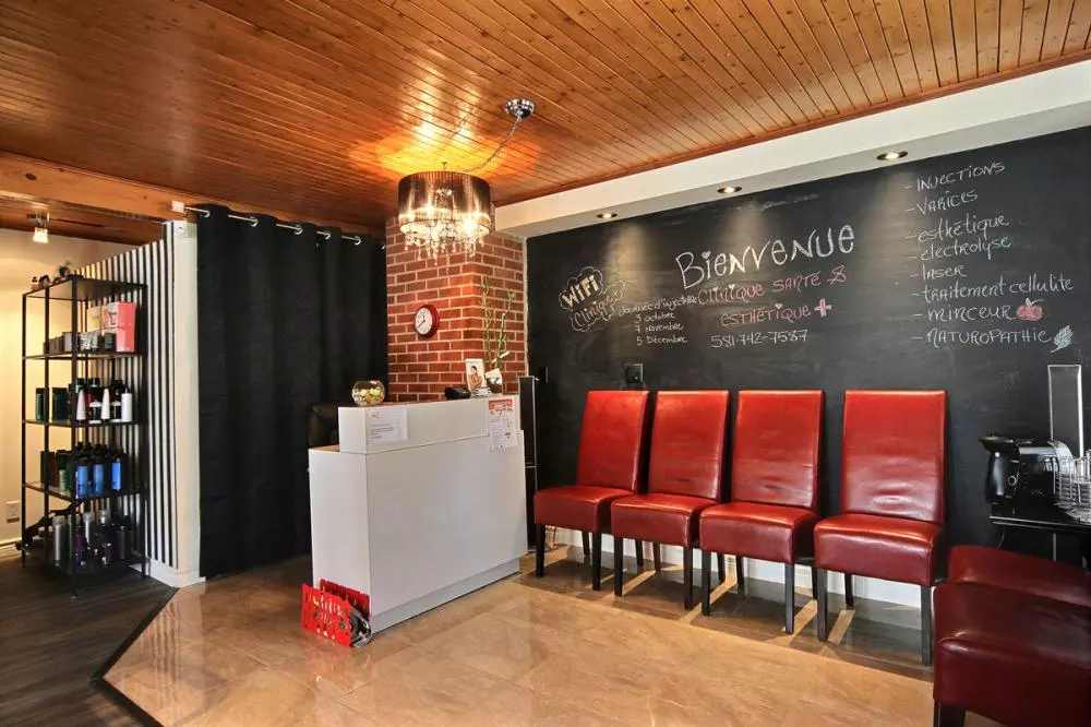 Rénovation salon de coiffure à Lévis — Construction François Côté